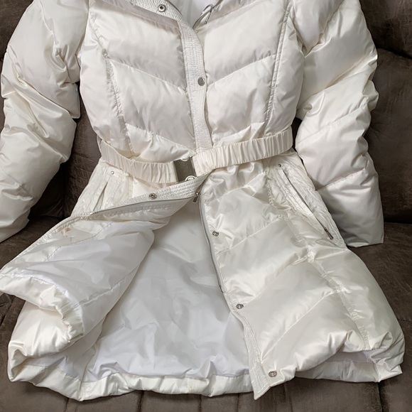 Danier down winter coat - hardly worn - 2xs fits like a regular small - Picture 3 of 5